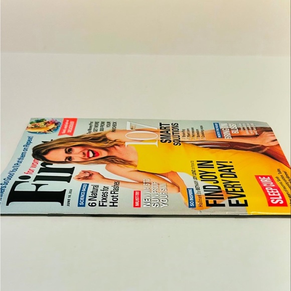 ⭐️5 For 25⭐️ For Women First Magazine - June 10, 2024 - Bethany Joy Lenz - Picture 4 of 4